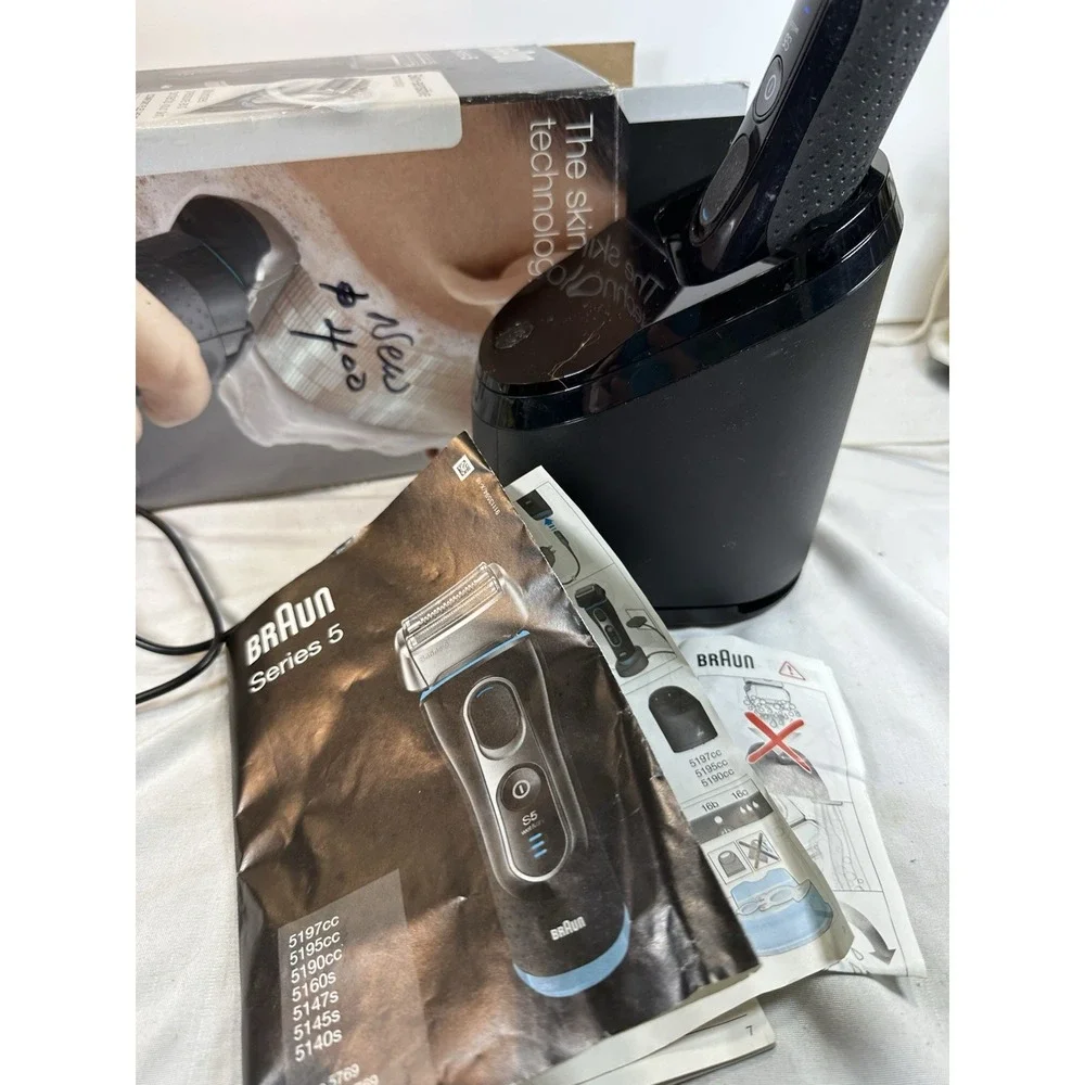Braun Series 5 5190cc Electric Shaver Razor Body & Clean Station - NO BLADE HEAD